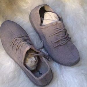 🆕 Fly Knit Sneakers